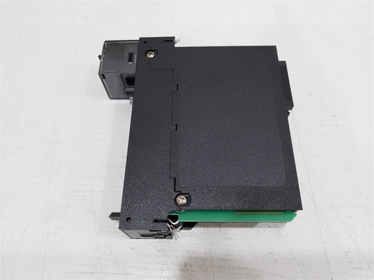 Allen-Bradley 1756-OB8 โมดูลเอาต์พุต ControlLogix Digital DC 8 24VDC