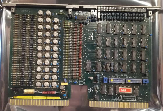 ABB 07YS03 GJR2263800R3 Output Module Socket Board ในคลัง