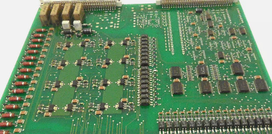 ABB 8IAB03 GJR2392500R1210 Output Module ไบนารี 16 ช่องที่มี 1 DO สําหรับ 24 V, 100 mA
