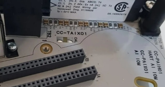 CC-TAIX01 โมดูลอินพุตอะนาล็อก Honeywell โมดูล IOTA ชิ้นส่วน DCS ใหม่เอี่ยม