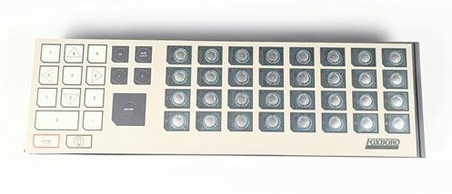 Foxboro P0903CW การผสมผสานของ 32 LED / สวิตช์คู่ A 16 ส่วนคีย์พานิmeric และหนึ่ง NUM LOCK LED