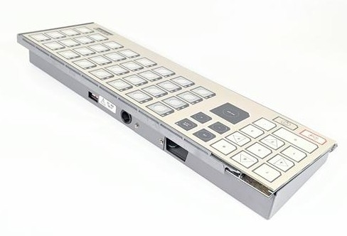Foxboro P0903CW การผสมผสานของ 32 LED / สวิตช์คู่ A 16 ส่วนคีย์พานิmeric และหนึ่ง NUM LOCK LED