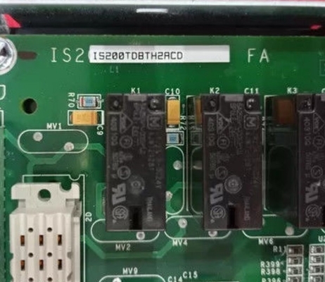 IS230TDBTH2A GE Discrete Input / Output Terminal Board TMR DIN รถไฟฟ้าโมดูล ทอร์บีนการควบคุมคําตอบ