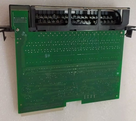 IC697MDL653 โมดูลการเข้าที่แยกแยกของ GE 24 วอลต์ DC โลจิกบวก / ลบ 32 จุด