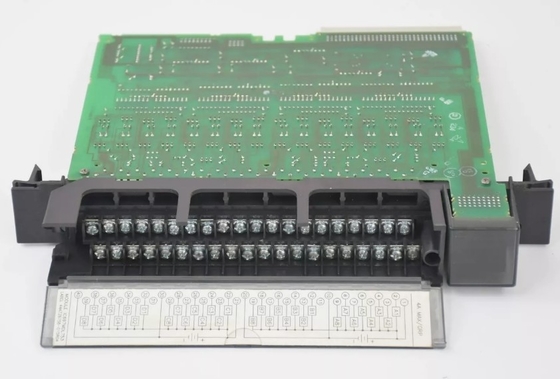 IC697MDL753 โมดูลการออกแบบแยกของ GE 5/48 วอลต์ DC 0.5 แอมเปอร์ โมดูลการออกแบบ 32 จุดของโลจิกลบ