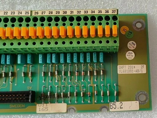 QHFT 201 YL681001-AB แผงขั้วต่อ TACHO ของ ABB