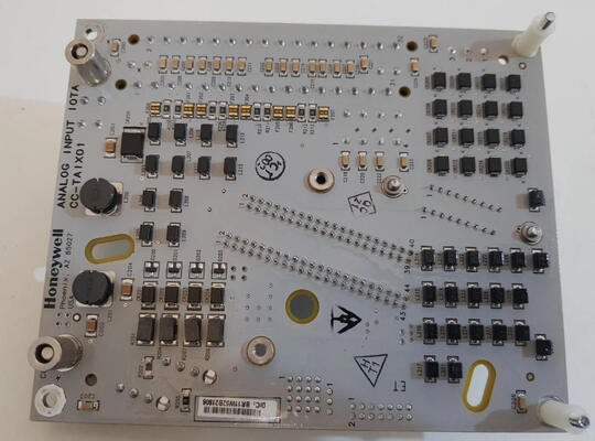 Honeywell CC-TAIM01 โมดูลการเข้าแบบแอนาล็อกระดับต่ําที่มี 64 การเข้าที่แยกกันอย่างสมบูรณ์แบบสําหรับเทอร์โมคอปเปอร์และเทอร์โมริสเตอร์ (-40 °C ถึง + 70 °C)