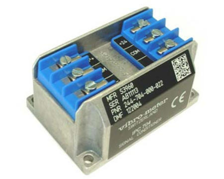 IPC704 244-704-000-042 A1-B03-C100-D100-E5-F2000-G0-H0-I0 เครื่องปรับสัญลักษณ์การชาร์จไฟฟ้าเพียโซสําหรับการวัดความเร็วการสั่นสะเทือนของห่อหมุน