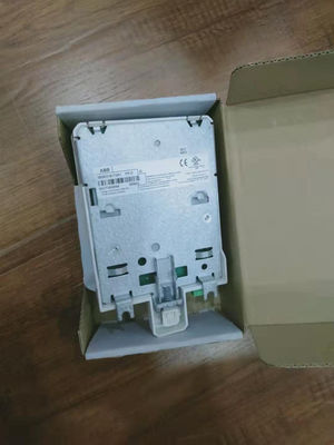 SB822 ABB AC 800M หน่วยแบตเตอรี่แบบชาร์จไฟ PLC อะไหล่ 3BSE018172R1