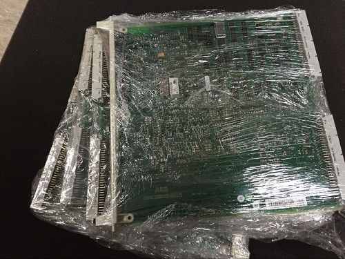 DSBC176 ABB S100 I/O Bus Extender Board โมดูล PLC อะไหล่ 3BUR001661R1