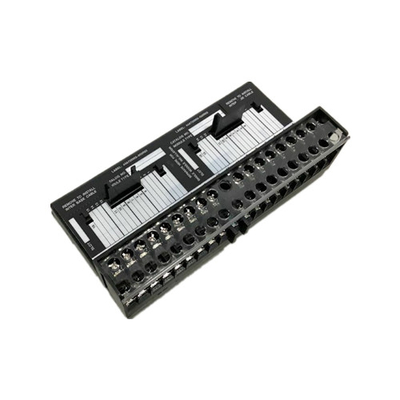 IC670CHS101 GE Fanuc GE ฟิลด์ I/O ฐานขั้วต่อแบบ Barrier Style การแทรกแบบร้อน General Electric