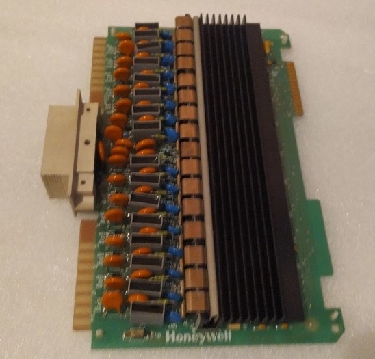 Honeywell 621-2150 Digital Output Board 115V AC 16-pt โมดูล PLC I/O