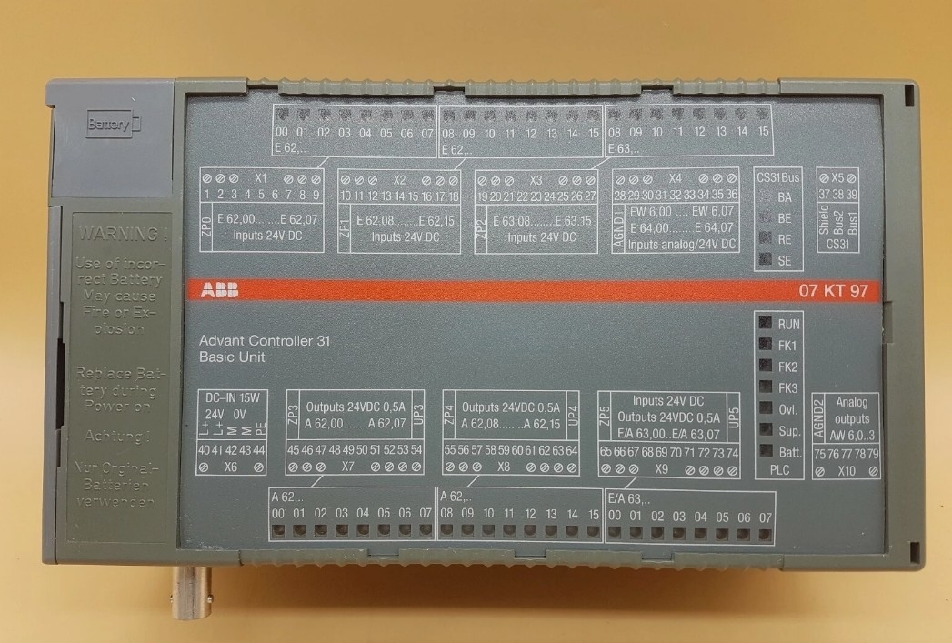 07KT97 GJR5253000R0160 ABB Advantage Controller 31 หน่วยพื้นฐาน โมดูล PLC